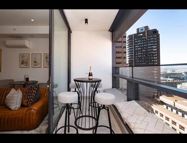 1 BEDROOM APARTMENT FOR SALE IN CAPE TOWN CITY CENTRE